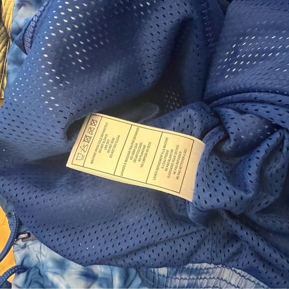 NWT women’s Mitchell & Ness Warriors Hardwood Classics hooded reflective jacket - Picture 10 of 12